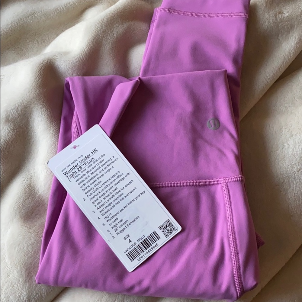 NWT Lululemon Wunder Under tight 28”